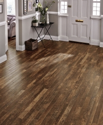 Welcoming house enterence with deep brown Karndean flooring